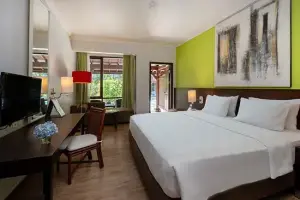 Pool Access Room